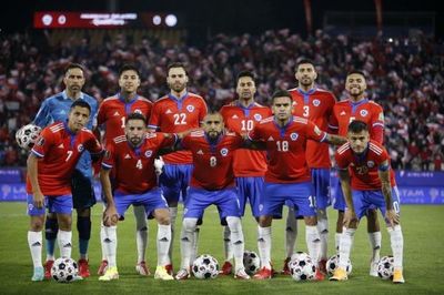 Chile convoca a 26 y pierde a Paulo Díaz