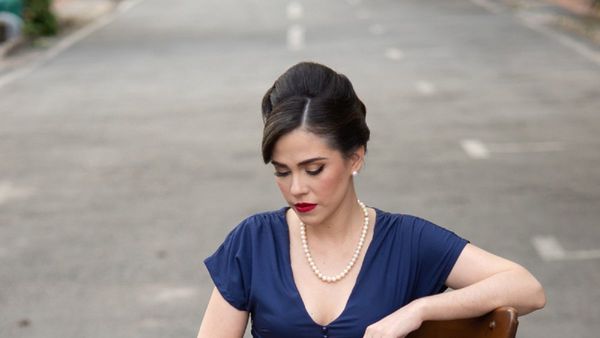 Daisy Lombardo presenta Canción de esquina en el Paraguayo Japonés