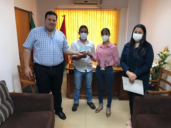 ENTREGA DE APORTE PARA ELABORACIÓN DE PROYECTO EJECUTIVO PARA MEJORA DE LA ESCUELA SANTA TERESITA - Itapúa Noticias