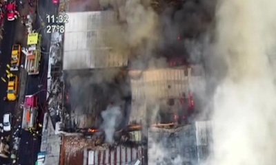 Voraz incendio en el Mercado 4 - SNT