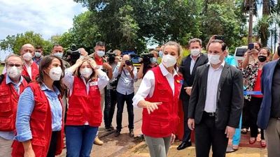 Encarnación: Reina Letizia anima a los jóvenes a seguir formándose