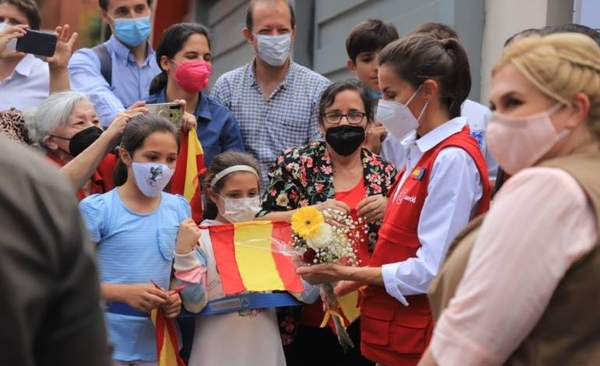 Diario HOY | Encarnación: reina Letizia anima a jóvenes a seguir formándose con apoyo de la cooperación