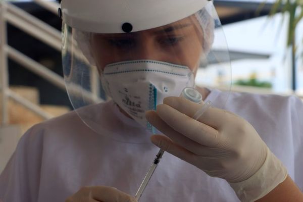 Privados restringen atención a antivacunas - Nacionales - ABC Color