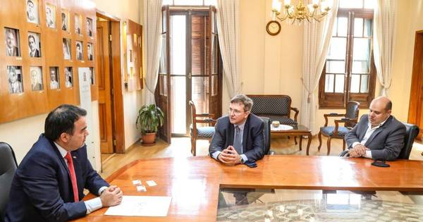 La Nación / Exploran oportunidades de inversión en telecomunicaciones en el país