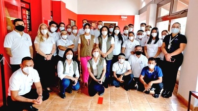 PRIMERA DAMA RECONOCE A GUÍAS TURÍSTICOS NATIVOS DE LAS MISIONES JESUÍTICAS - Itapúa Noticias