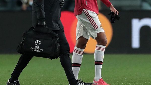 Varane, un mes de baja por una lesión de gemelo