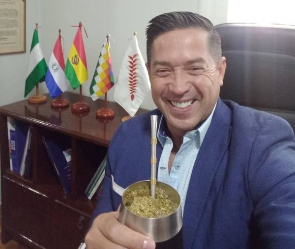 Diputados declara persona no grata a embajador boliviano por burla en tik tok y es cesado en sus funciones