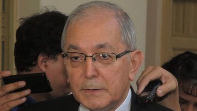 Arzobispo llama a manifestarse contra posible elección de Víctor Ríos como ministro de la Corte
