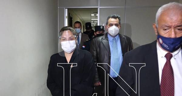 La Nación / Juez definirá este jueves si la extitular de Petropar, Patricia Samudio, y su esposo van a un juicio oral