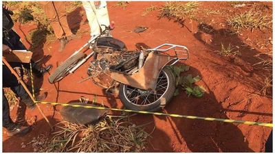Motociclista muere tras ser embestido por un camión en Presidente Franco