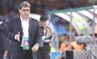 Crónica / Tata le deseó “lo mejor” a Schelotto en la Albirró