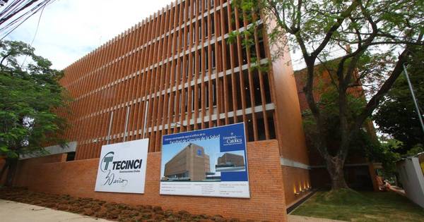 La Nación / UC inaugura la primera etapa del campus Ciencias de la Salud