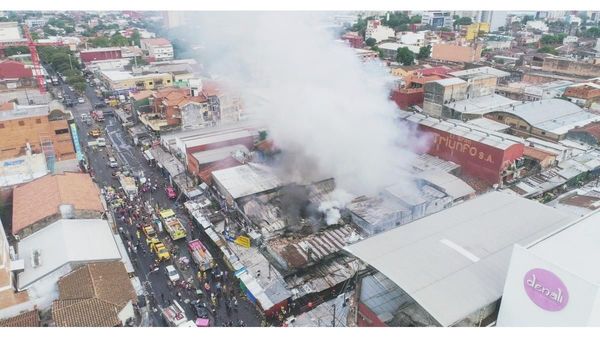 Arde Mercado 4 por corrupción