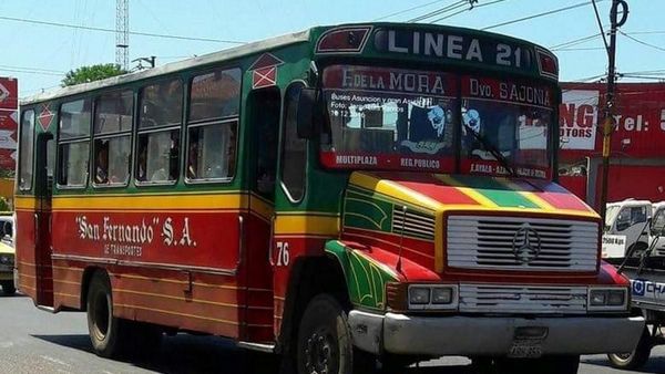 Pasajeros denuncian que otra vez la Línea 21 los deja varados