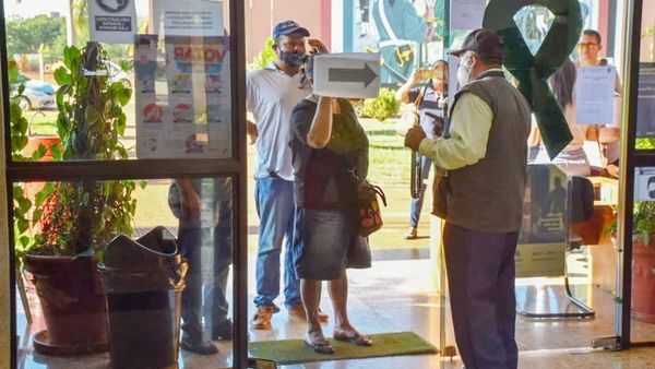Tras pulseada reabren las puertas de Municipalidad de Minga Guazú