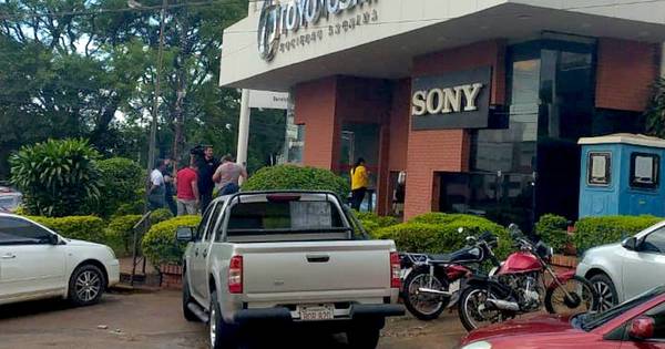 La Nación / Grupo armado tomó por asalto local de Toyotoshi