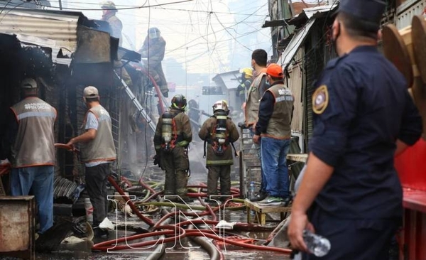 Diario HOY | Incendio en Mercado 4 evidencia eterna ineficiencia