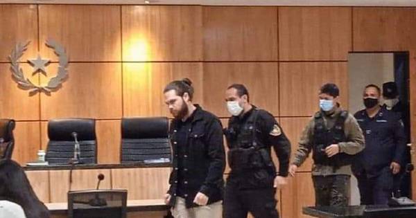 La Nación / Otorgan prisión domiciliaria a joven condenado por doble homicidio