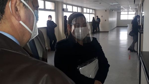 Extitular de Petropar cambia de abogados para suspender audiencia preliminar - Nacionales - ABC Color