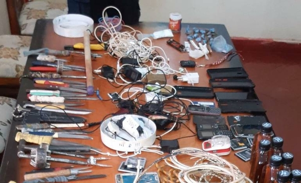 Diario HOY | Requisan armas, drogas y celulares en el penal de Pedro Juan Caballero