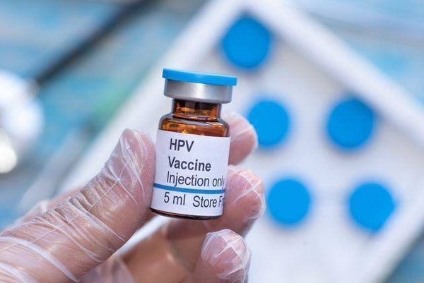 Diario HOY | Tasa de cáncer de cuello de útero se reduce un 87% en vacunadas contra el VPH