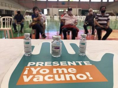 Unas 100.000 vacunas AstraZeneca están por vencer, confirma Salud Pública