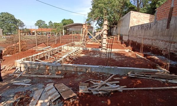 FONACIDE: Obreros abandonan construcción por falta de pago, empresa adjudicada se burla de educación esteña