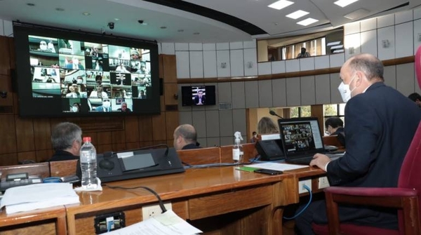 Diario HOY | Senadores apuran votación para elegir a Víctor Ríos como ministro de la Corte