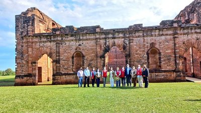 Promoción internacional de las ruinas jesuíticas y del turismo comunitario en Paraguay, con la visita de Letizia - MarketData