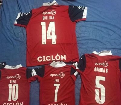 Guti recibió las camisetas de Cerro Porteño - Cerro Porteño - ABC Color