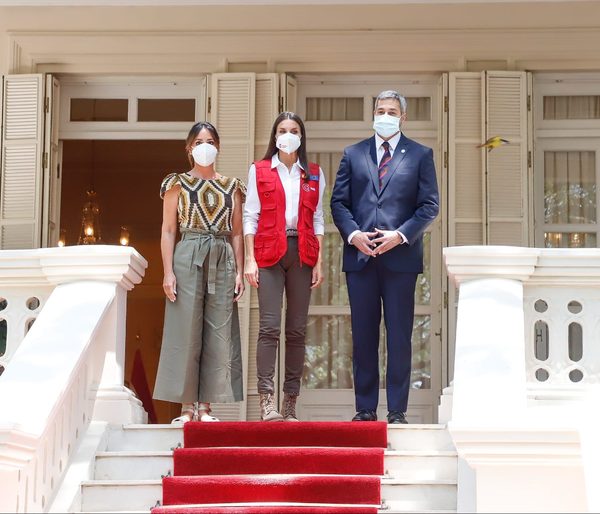 Presidente y primera dama comparten almuerzo con la reina Letizia en Mburuvicha Róga - .::Agencia IP::.