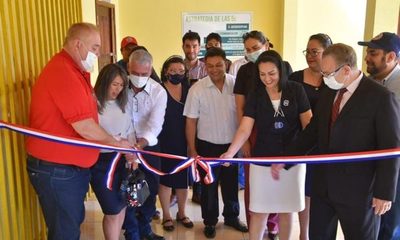 Gobernación inaugura obras en emblemático Colegio Nacional Tacuru Pucu