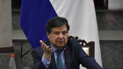 Euclides viaja a Brasil para abordar temas relacionados a Itaipú