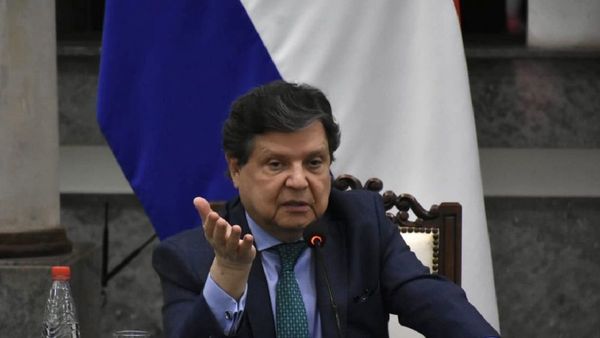 Euclides viaja a Brasil para abordar temas relacionados a Itaipú