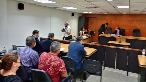 Juez da salida procesal a cuatro procesados por sobrefacturaciones