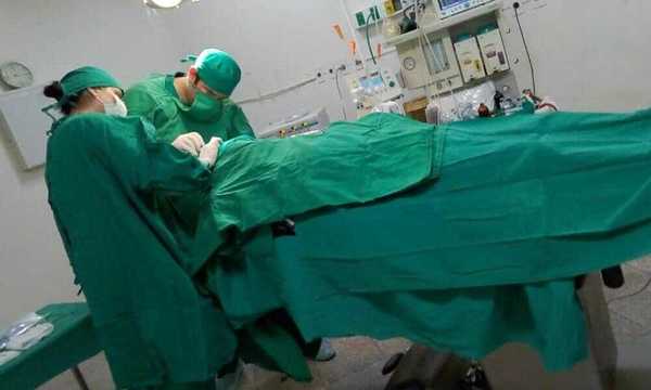 Acto de amor: Madre dona su riñón a su hija de 23 años – Prensa 5