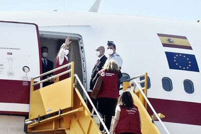 Reina Letizia de España y su chaleco se fueron de Paraguay - Nacionales - ABC Color