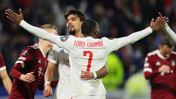 Lyon avanza en la Europa League