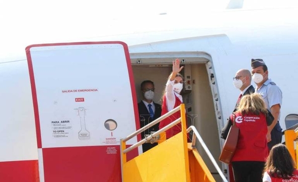 Diario HOY | Tras dos días de estadía en el país, Reina Letizia partió de regreso a España