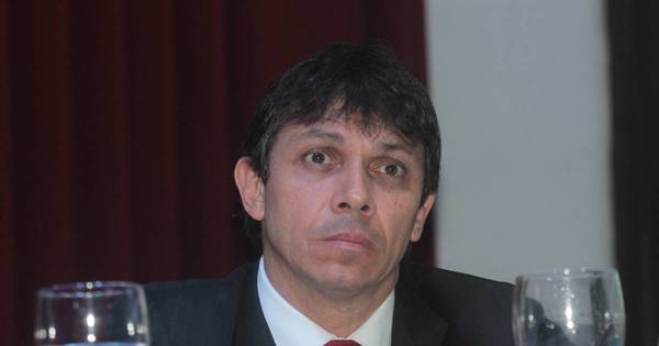 La Nación / Ríos tendrá que “trabajar mucho para sacarse el estigma político”, afirman