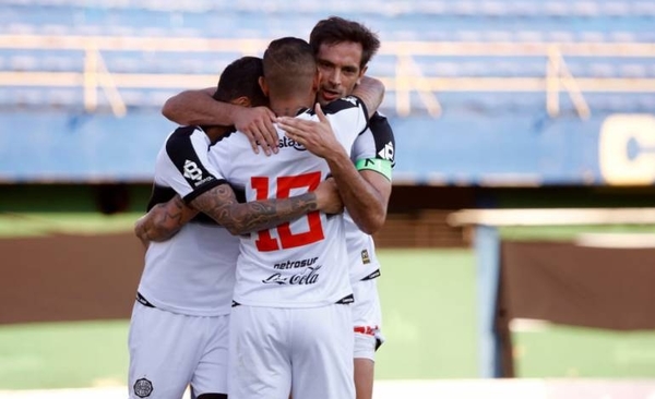 Diario HOY | Olimpia tiñe la semifinal de blanco y negro