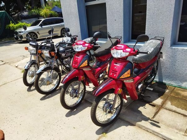 Entregaron motocicletas y dispositivos informáticos para la XIII Región Sanitaria