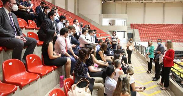 La Nación / Examen de escribanos: realizaron reunión con magistrados para ultimar detalles de concurso