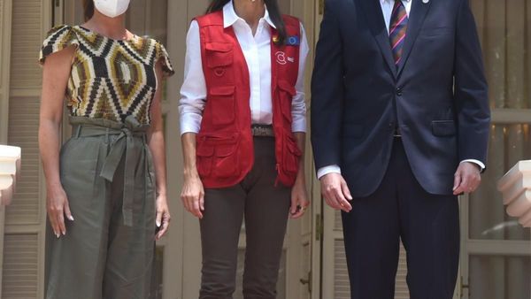 Reina española se adentró en realidad de zonas vulnerables