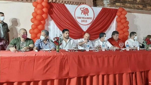 Velázquez cierra en Central el apoyo de los seccionaleros