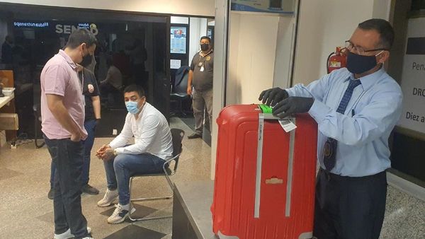 Intentó llevar a España 4 kilos de droga con la imagen de la Virgen de Caacupé