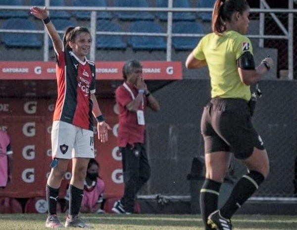 ESTEÑA LE DA LA VICTORIA AL CICLÓN EN ARRANQUE DE COPA LIBERTADORES