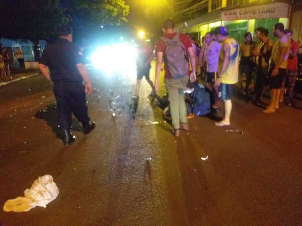 Motociclistas chocan frontalmente presuntamente durante carrera clandestina