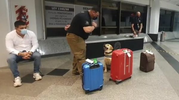 Incautan cocaína oculta en imagen de la Virgen de Caacupé | OnLivePy
