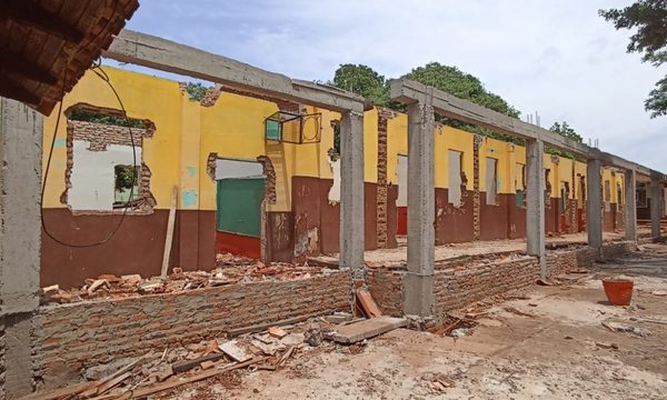 Consorcio Itaipu se burla de la educación esteña al abandonar obras de FONACIDE